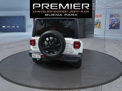 Used 2023 Jeep Wrangler Unlimited Sahara AWD/4WD image 7