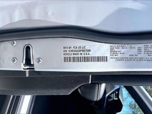 Used 2023 Jeep Grand Cherokee L Laredo AWD/4WD image 32