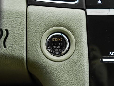 Used 2019 Ford Taurus Limited image 19