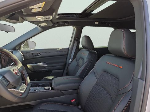 New 2026 Nissan Pathfinder Rock Creek image 14