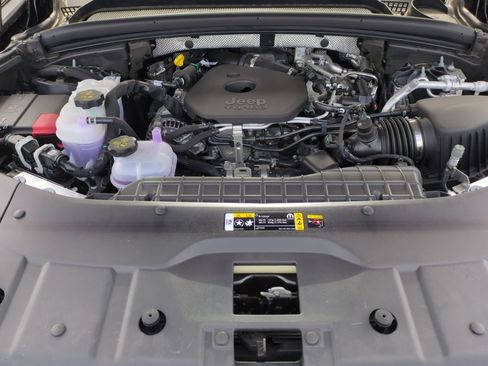 New 2026 Jeep Grand Cherokee Altitude AWD/4WD image 21