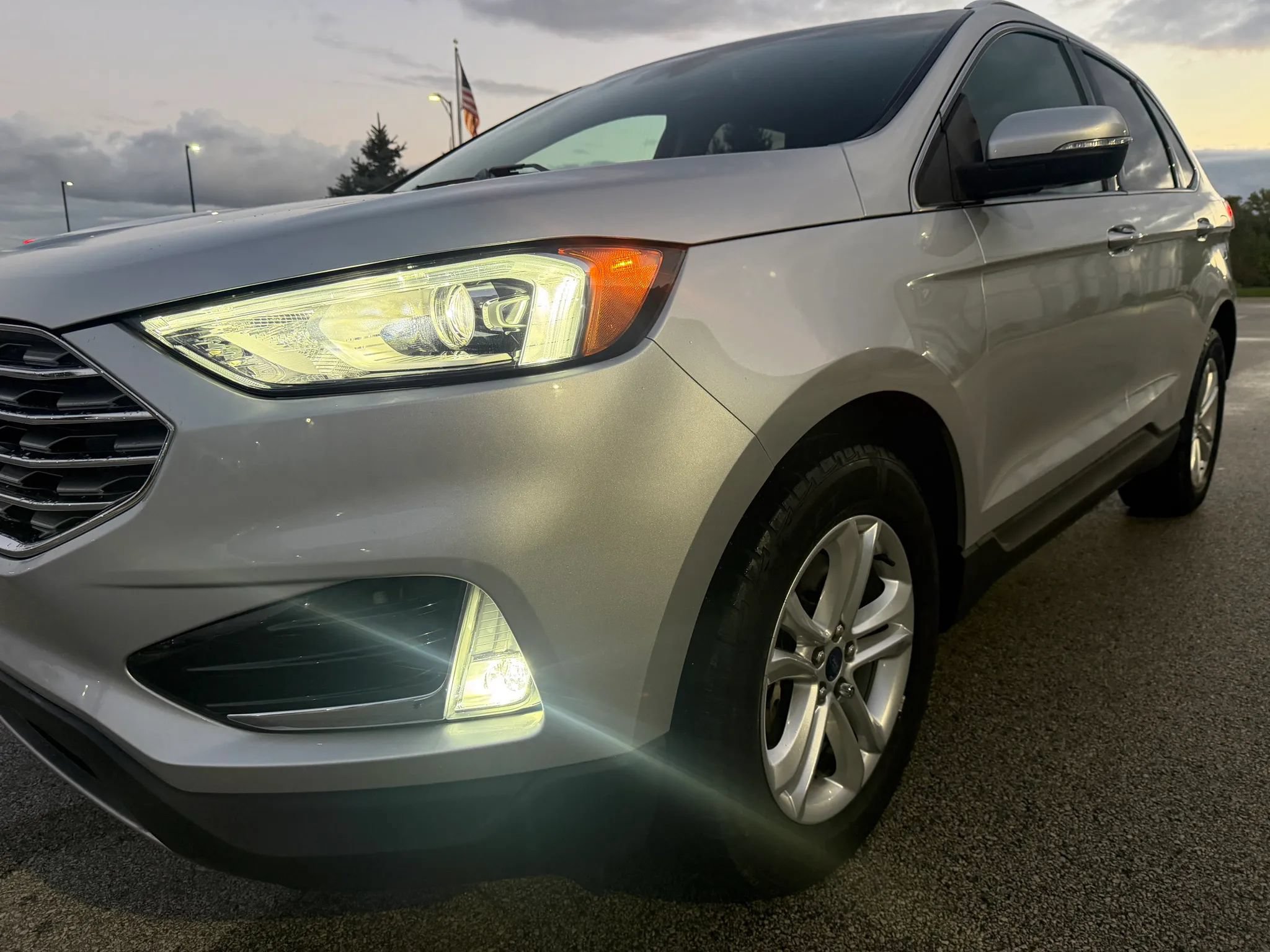 Used 2019 Ford Edge SEL w/ Equipment Group 201A AWD/4WD image 3