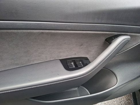 Used 2020 Tesla Model 3 Standard Range Plus image 10