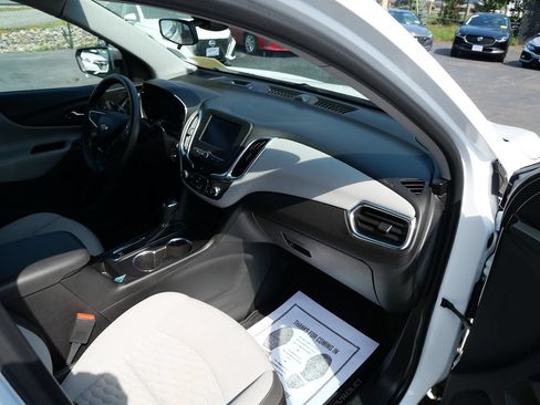 Used 2020 Chevrolet Equinox LS w/ LS Convenience Package AWD/4WD image 26