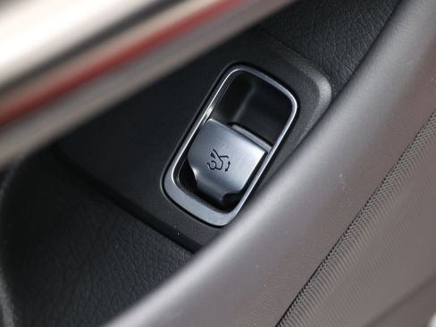 Used 2023 Mercedes-Benz SL 43 AMG w/ Driver Assistance Package image 12