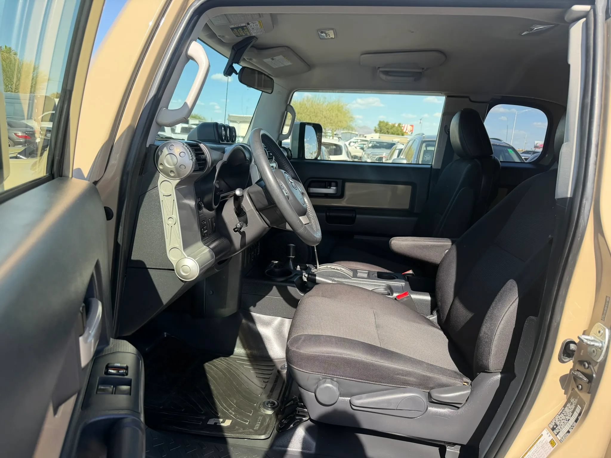 Used 2014 Toyota FJ Cruiser 4WD w/ Upgrade Package image 19