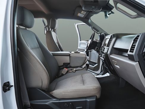 Used 2019 Ford F150 XLT w/ Equipment Group 302A Luxury RWD image 14