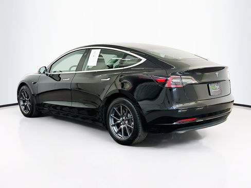 Used 2018 Tesla Model 3 Mid Range image 5