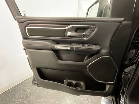 Used 2025 RAM 1500 Laramie w/ Sport Appearance Package AWD/4WD image 9
