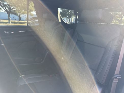 Used 2023 GMC Yukon Denali image 24