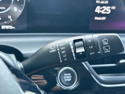 Used 2024 Kia Seltos S AWD/4WD image 32