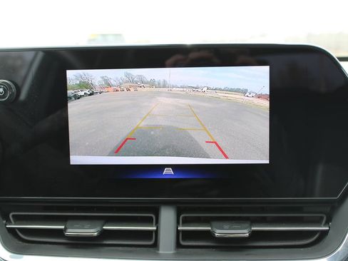 Used 2025 Chevrolet Trax LT w/ LT Convenience Package image 48