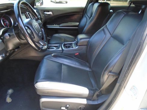 Used 2021 Dodge Charger SXT w/ Leather Interior Group RWD image 9