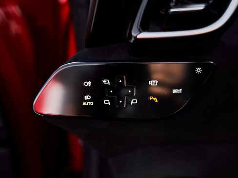 Used 2024 Ferrari Roma Spider RWD image 51