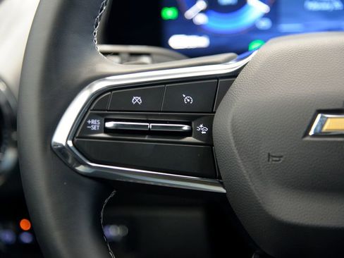 Used 2025 Chevrolet Equinox EV LT w/ Comfort Package image 22