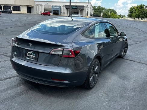 Used 2022 Tesla Model 3 Standard Range RWD image 3