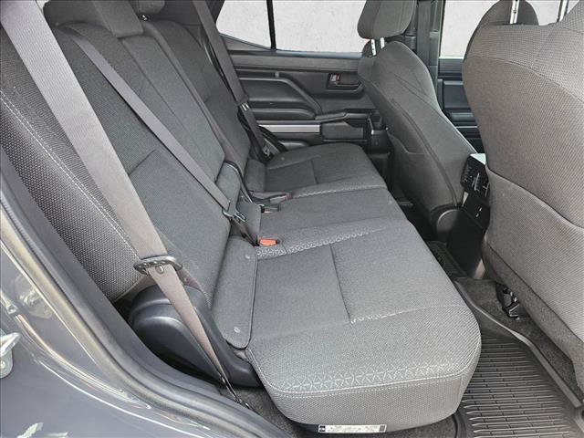 Used 2025 Toyota 4Runner SR5 AWD/4WD image 19