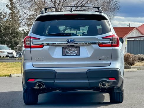 Used 2023 Subaru Ascent Touring image 5