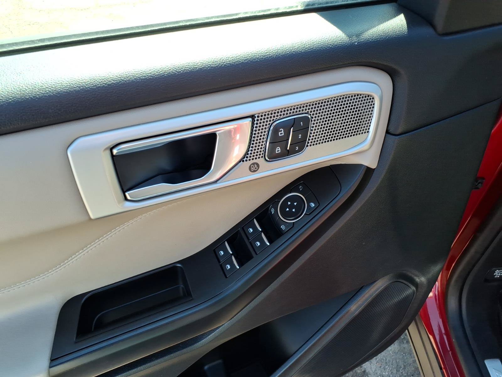 Used 2020 Ford Explorer Limited AWD/4WD image 17