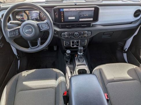 Certified 2024 Jeep Gladiator Sport AWD/4WD image 24