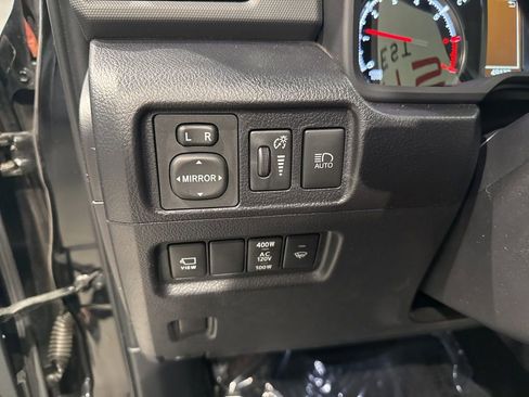 Used 2023 Toyota 4Runner Limited AWD/4WD image 27