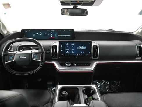 Used 2025 Ford Expedition Platinum AWD/4WD image 21
