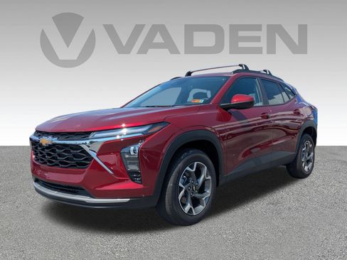 New 2025 Chevrolet Trax LT w/ Driver Confidence Package image 2