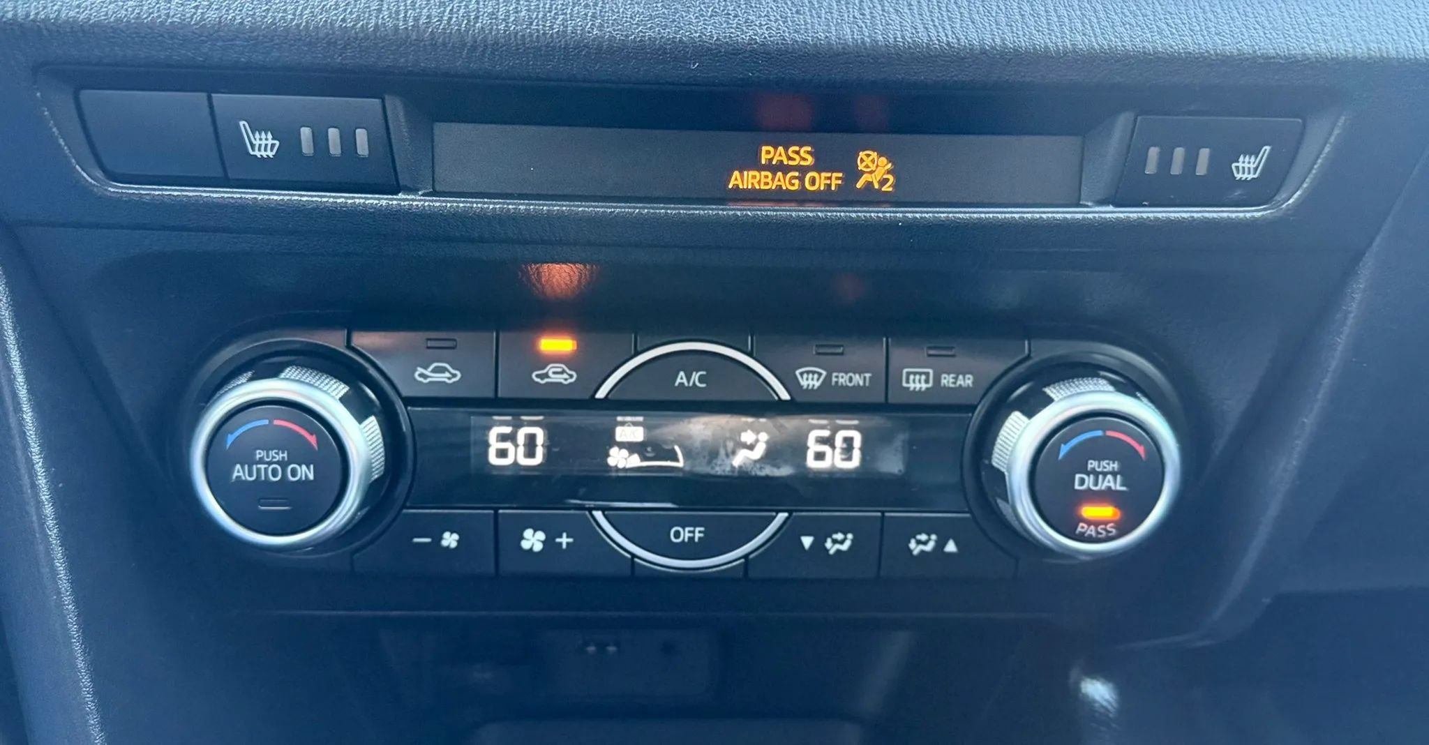 Used 2018 MAZDA MAZDA3 Touring FWD image 17
