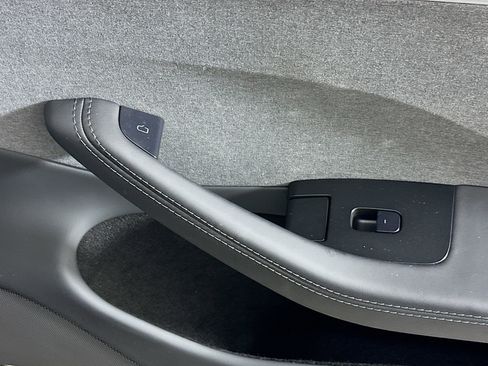 Used 2025 Tesla Model 3 Long Range image 27