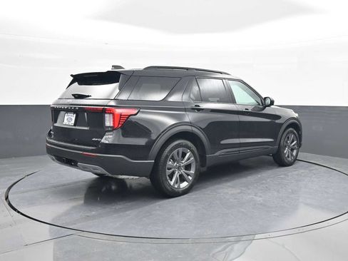 New 2026 Ford Explorer Active w/ Active Comfort Package AWD/4WD image 8