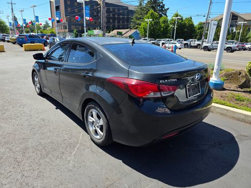 Used 2014 Hyundai Elantra SE FWD image 7