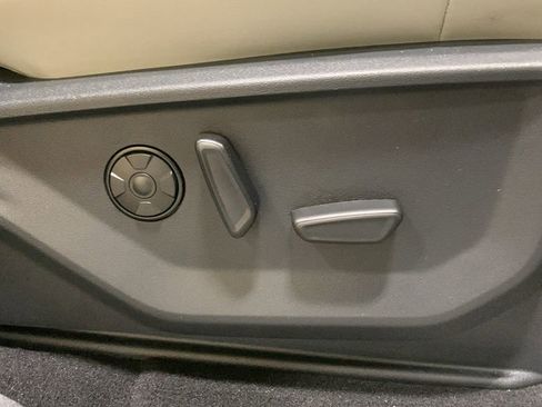 Used 2025 Ford Expedition Max Platinum w/ Platinum Ultimate Package image 13