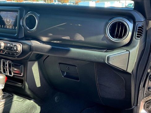 Used 2021 Jeep Wrangler Unlimited Sahara w/ Safety Group image 15