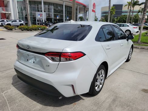Certified 2025 Toyota Corolla LE FWD image 7