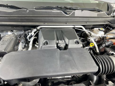 Used 2024 GMC Canyon AT4 w/ Technology Package image 29