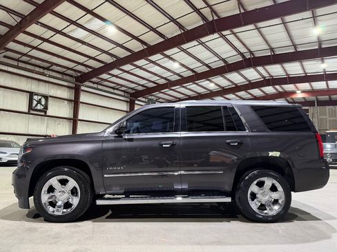 Used 2018 Chevrolet Tahoe LT w/ LT Signature Package RWD image 8