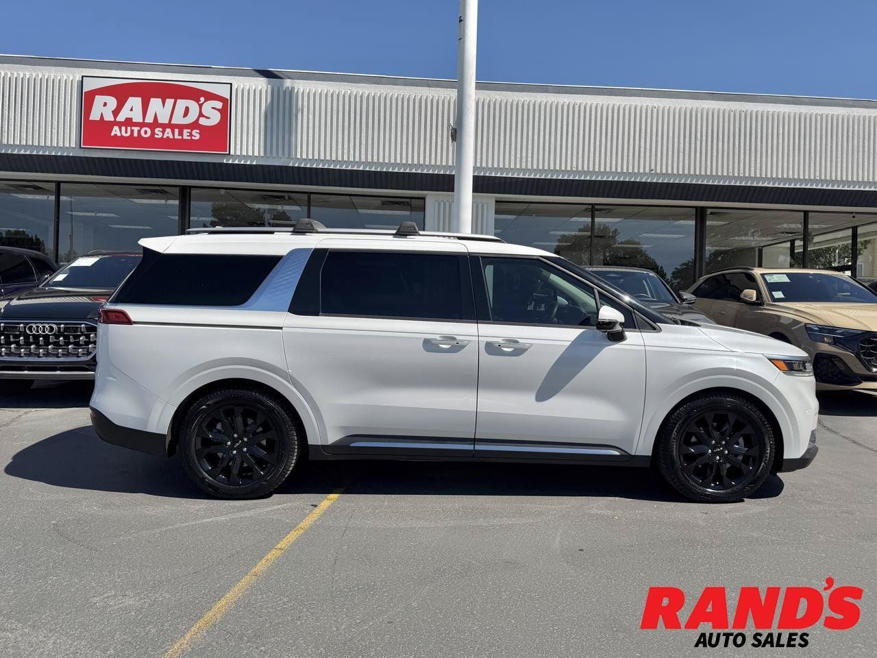 Used 2022 Kia Carnival SX Prestige FWD image 1