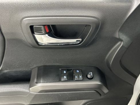 Used 2022 Toyota Tacoma TRD Sport AWD/4WD image 11
