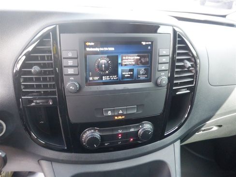 Used 2023 Mercedes-Benz Metris image 23