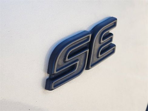 Used 2024 Toyota Corolla SE image 7