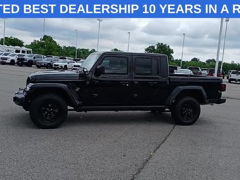 Used 2023 Jeep Gladiator Sport AWD/4WD image 7
