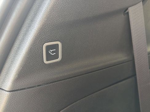 Used 2025 Chrysler Pacifica Select FWD image 33