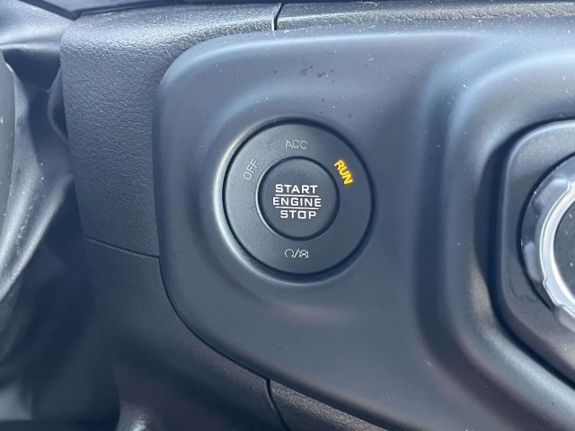 Used 2023 Jeep Gladiator Sport AWD/4WD image 32