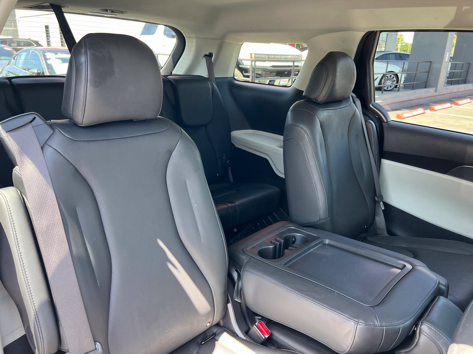 Used 2024 Kia Carnival LX FWD image 55