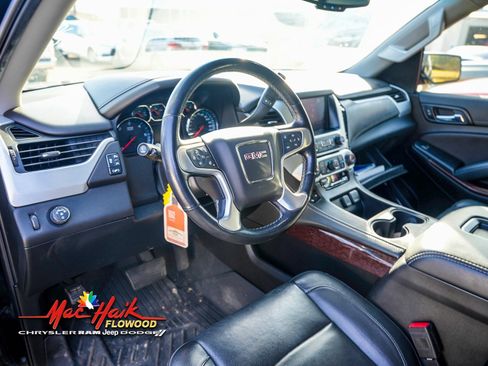 Used 2020 GMC Yukon XL SLT w/ Open Road Package image 3