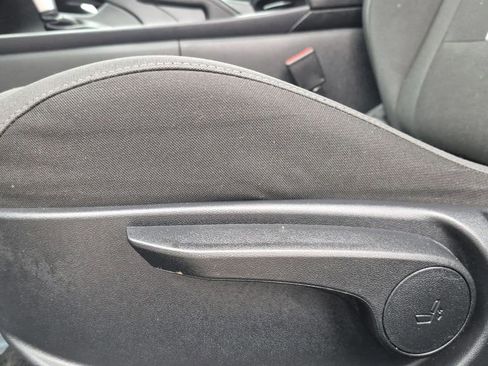 Used 2022 Hyundai Elantra SEL image 12