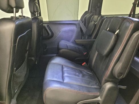 Used 2018 Dodge Grand Caravan GT image 18