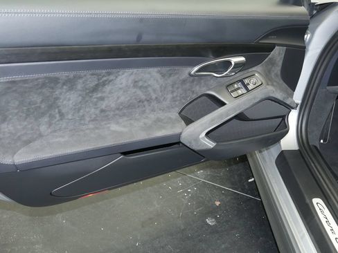 Certified 2015 Porsche 911 Carrera GTS RWD image 4