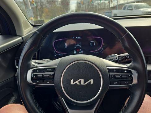 Used 2023 Kia Sportage EX AWD/4WD image 18