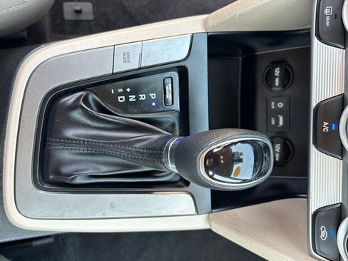Used 2019 Hyundai Elantra SEL FWD image 22
